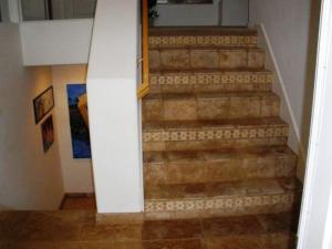 stair case with decorative liners